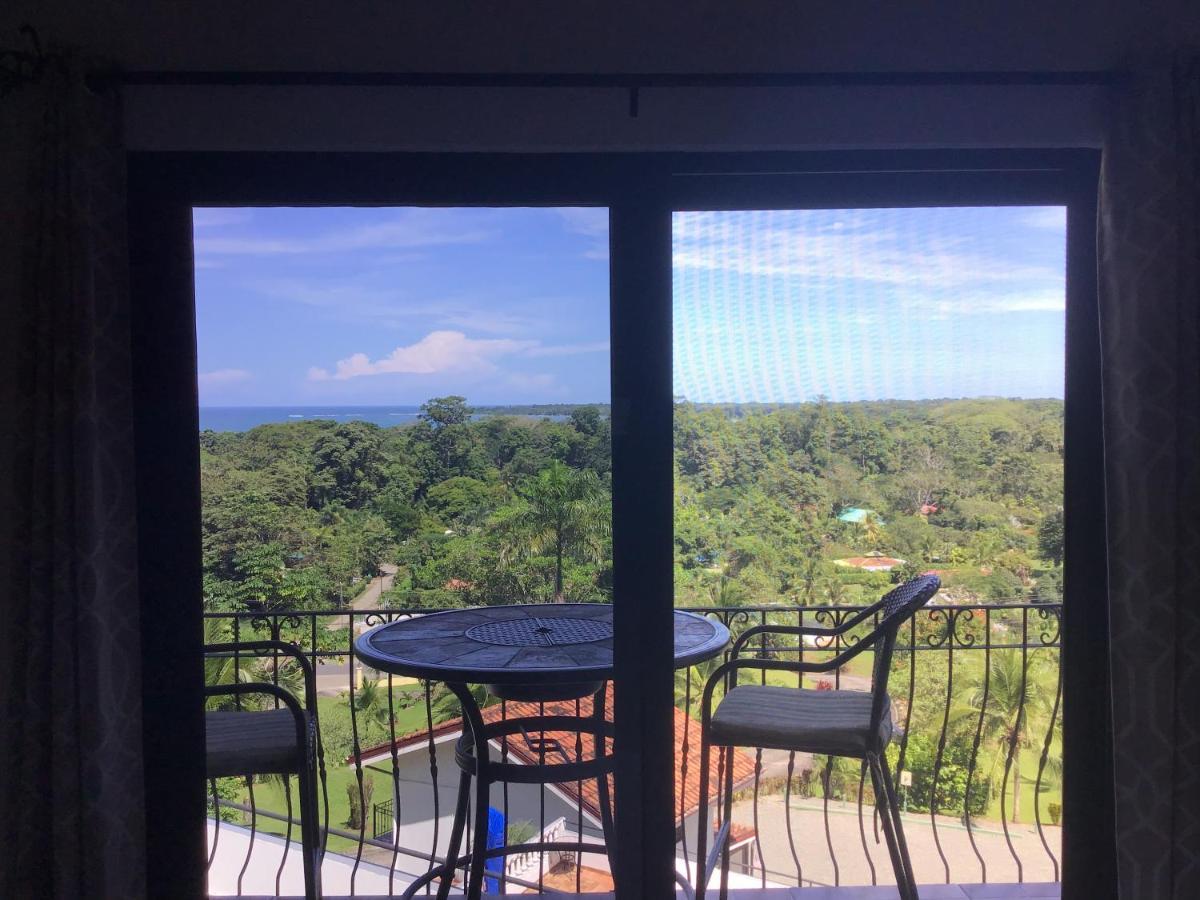 Hotel Los Cielos Del Caribe Cahuita Bagian luar foto