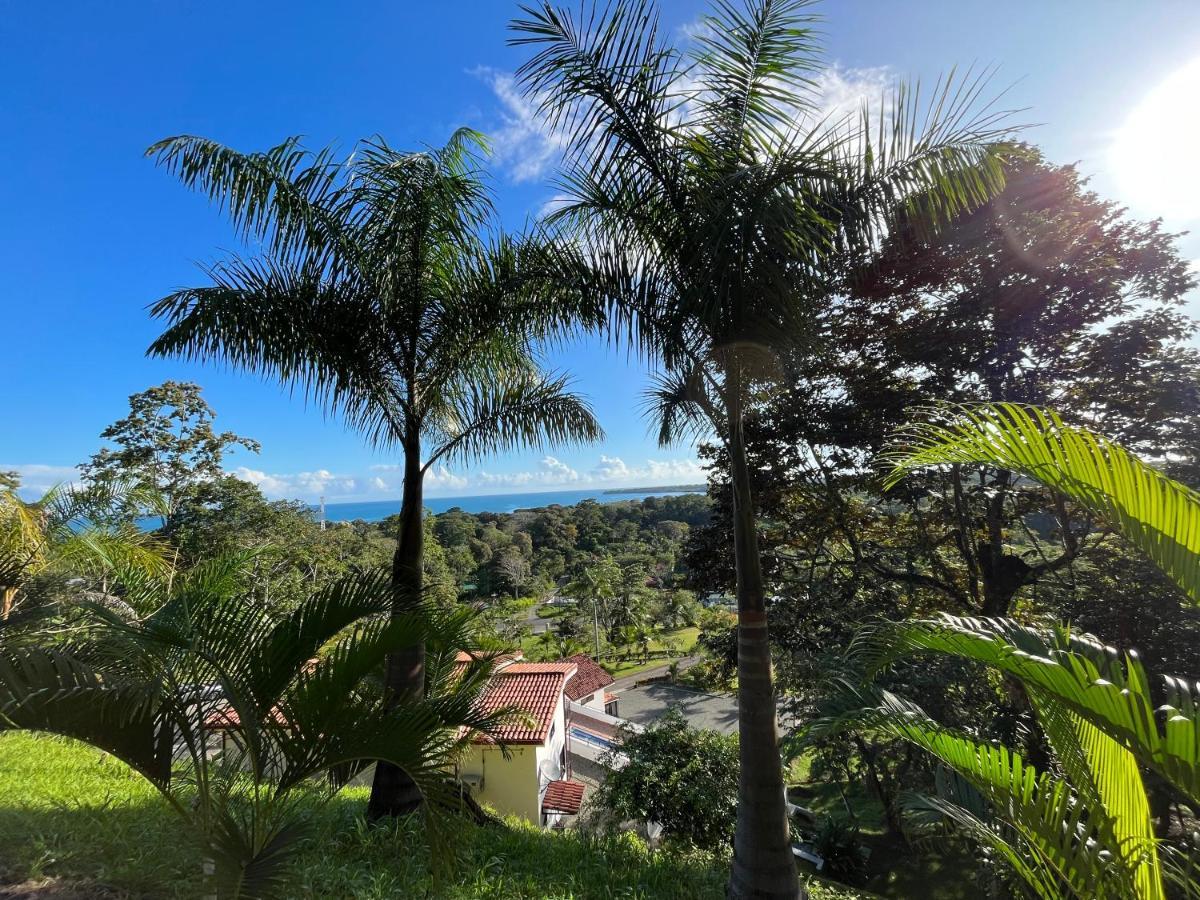 Hotel Los Cielos Del Caribe Cahuita Bagian luar foto