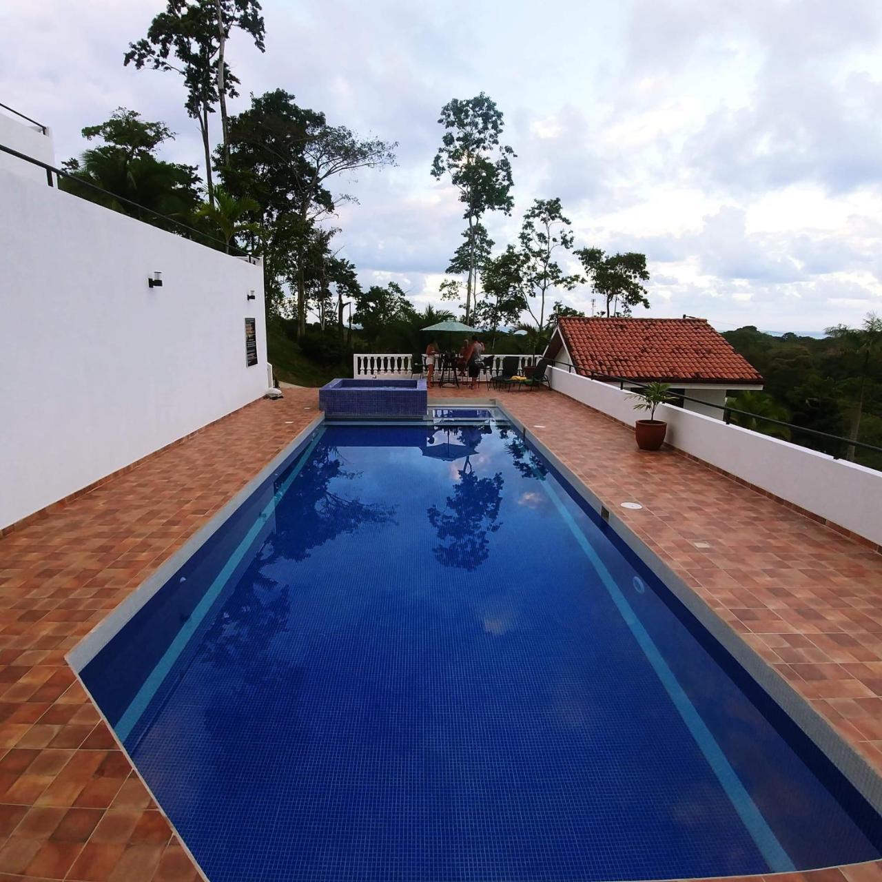 Hotel Los Cielos Del Caribe Cahuita Bagian luar foto